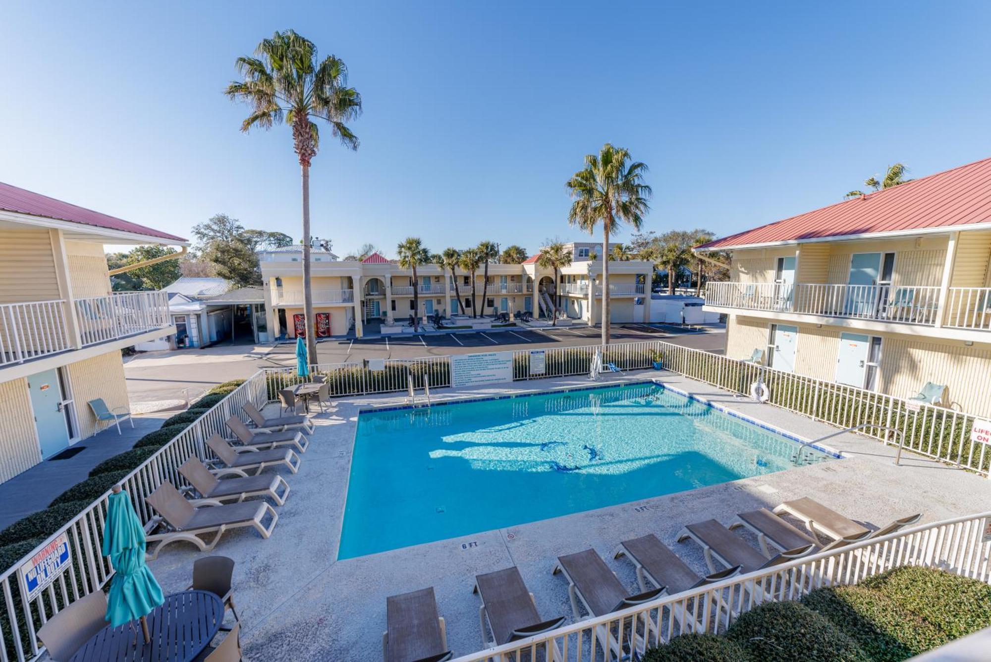 Dunes Inn & Suites - Tybee Island Exterior photo